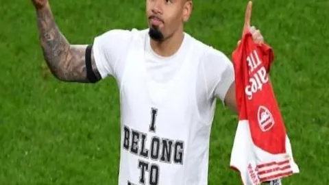 泰山绝境逆转，于金永五次神级扑救力挽狂澜，专家点赞：国门新星未来可期。