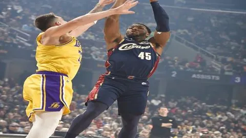 张帅与搭档挺进澳网女双16强，央视新闻客户端实时报道